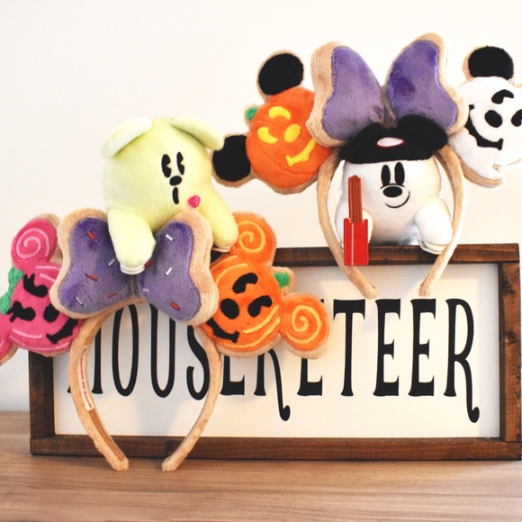 Tokyo Disney Resort Ghost Mickey Shoulder Plush Halloween 2018 and 2019 - Picture 5 of 5
